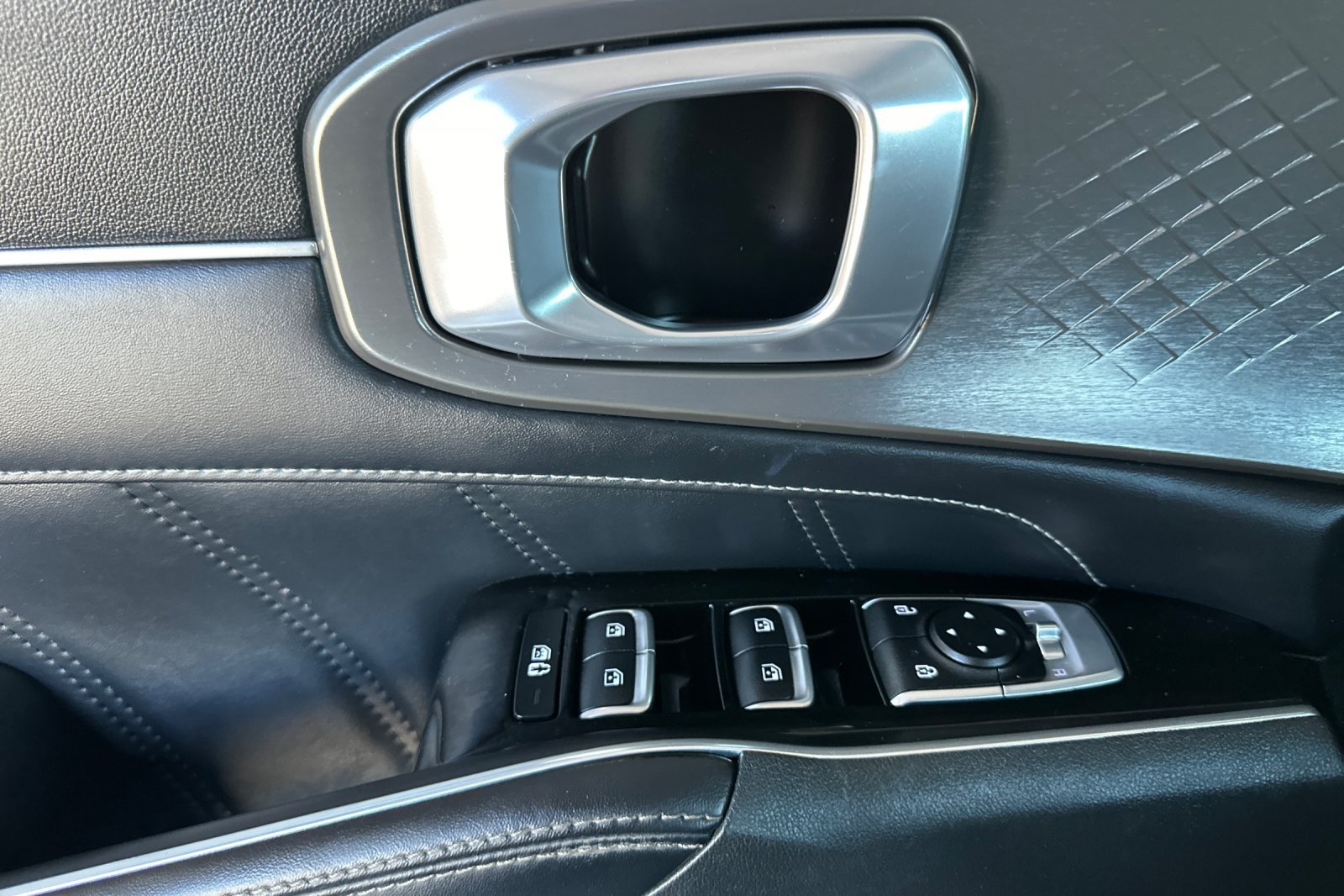 Used 2021 Kia Sorento SX AWD/4WD image 11