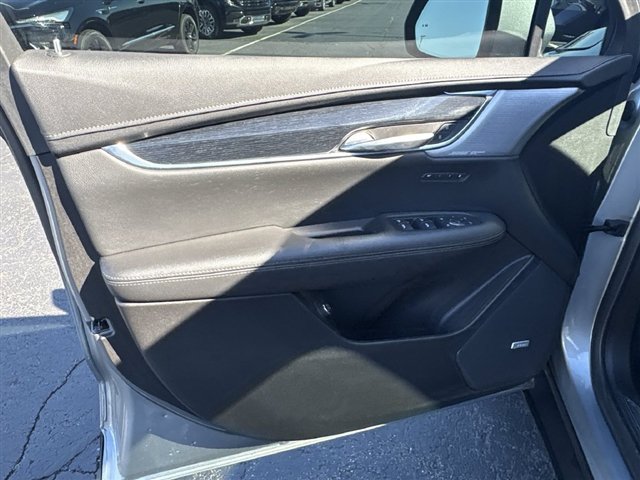 Certified 2024 Cadillac XT5 Premium Luxury w/ LPO, Floor Liner Package AWD/4WD image 23