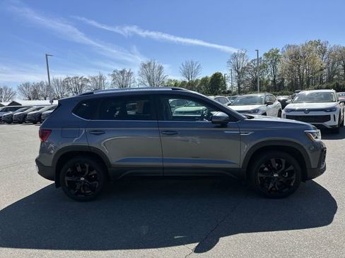 Used 2022 Volkswagen Taos SEL w/ Panoramic Sunroof Package image 6