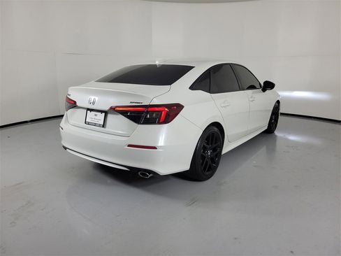 Used 2025 Honda Civic Sport image 4