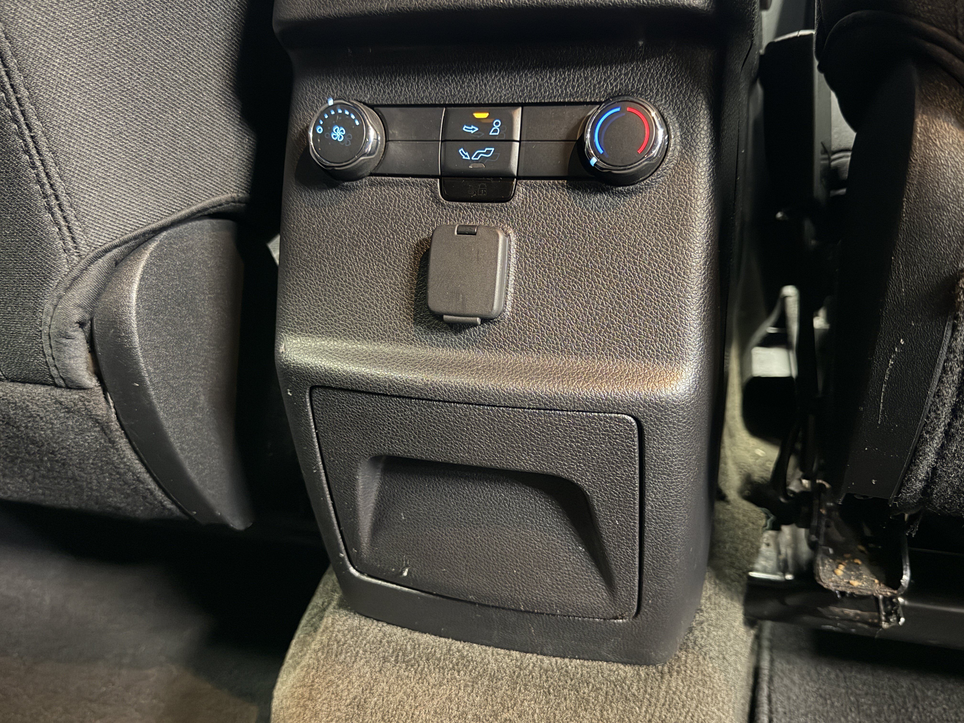 Used 2018 Ford Explorer XLT w/ Equipment Group 201A AWD/4WD image 21