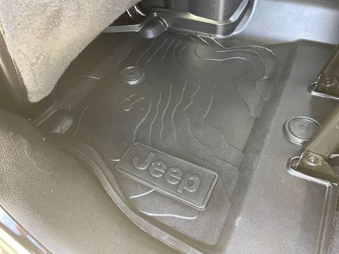 Used 2020 Jeep Wrangler Unlimited Sport AWD/4WD image 34