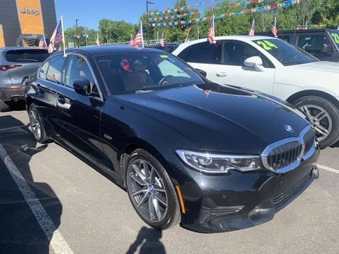 Used 2022 BMW 330e xDrive w/ Premium Package AWD/4WD image 1