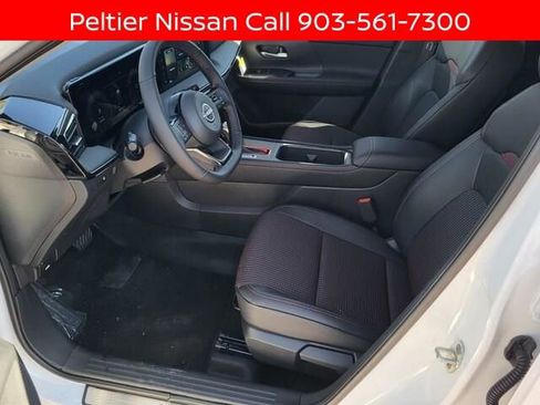 New 2025 Nissan Kicks SR image 12