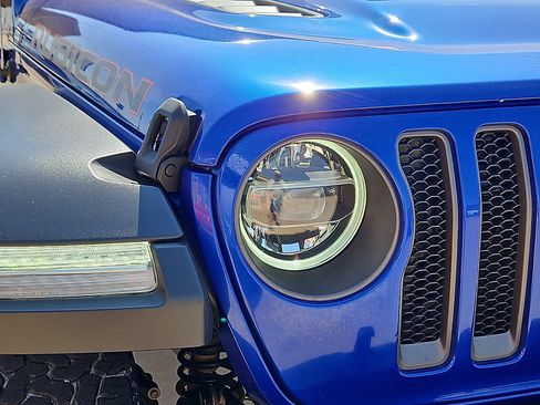 Used 2018 Jeep Wrangler Unlimited Rubicon w/ Steel Bumper Group AWD/4WD image 6