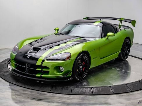 Used 2010 Dodge Viper ACR RWD image 7