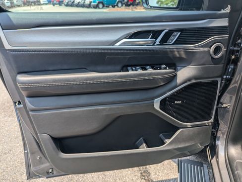 New 2025 Jeep Wagoneer Series III w/ Premium Group I image 19