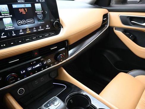 Used 2021 Nissan Rogue Platinum image 32