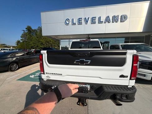 Used 2025 Chevrolet Silverado 2500 ZR2 w/ ZR2 Bison Edition AWD/4WD image 14