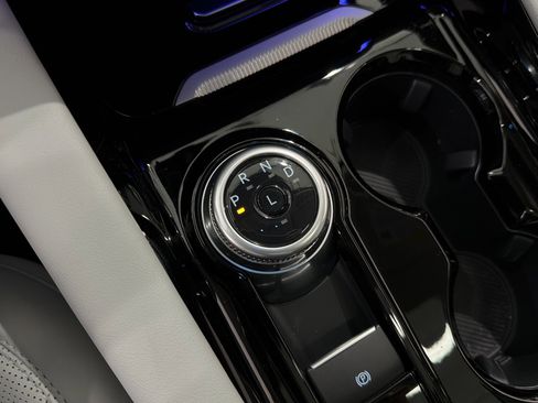 Used 2025 Ford Explorer Platinum w/ Ultimate Package image 39