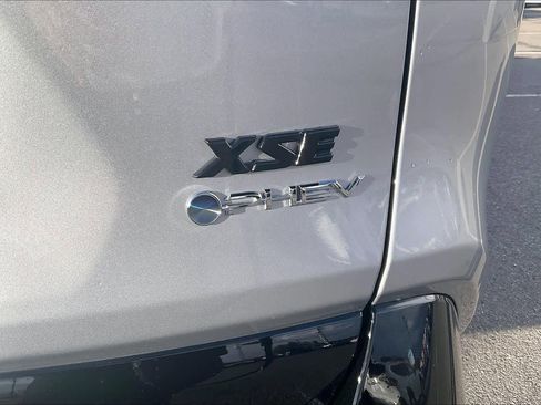 Used 2025 Toyota RAV4 XSE image 9