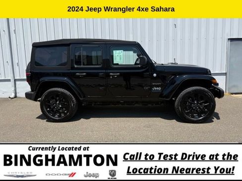 Used 2024 Jeep Wrangler Unlimited Sahara AWD/4WD image 4