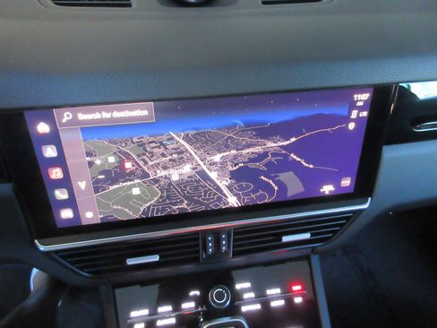 Used 2023 Porsche Cayenne image 59