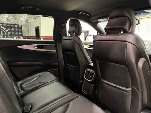 Used 2017 Lincoln MKX Premiere image 29