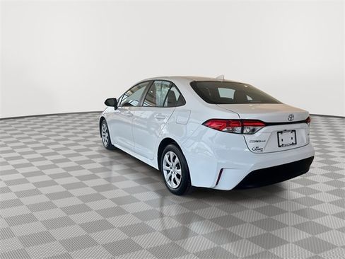 Used 2023 Toyota Corolla LE image 8