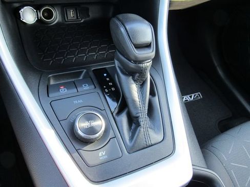 Used 2022 Toyota RAV4 XLE w/ Convenience Package AWD/4WD image 29