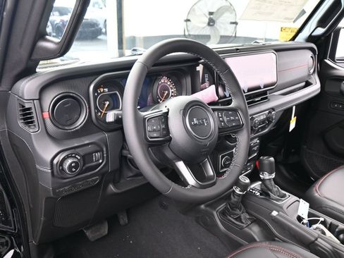 New 2026 Jeep Gladiator Rubicon w/ Steel Power Dome Hood Package AWD/4WD image 10