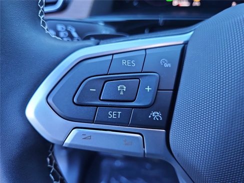 New 2026 Volkswagen Atlas SE image 16