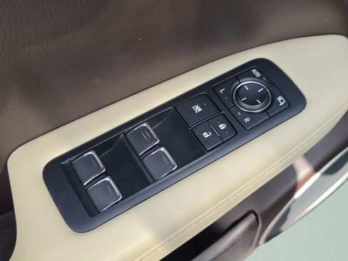 Used 2018 Lexus RX 450hL Luxury w/ Accessory Package AWD/4WD image 26
