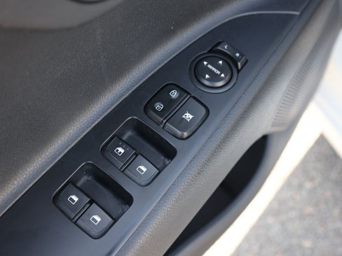 Used 2023 Kia Rio S FWD image 18