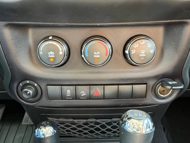 Used 2018 Jeep Wrangler Unlimited Sport S AWD/4WD image 16