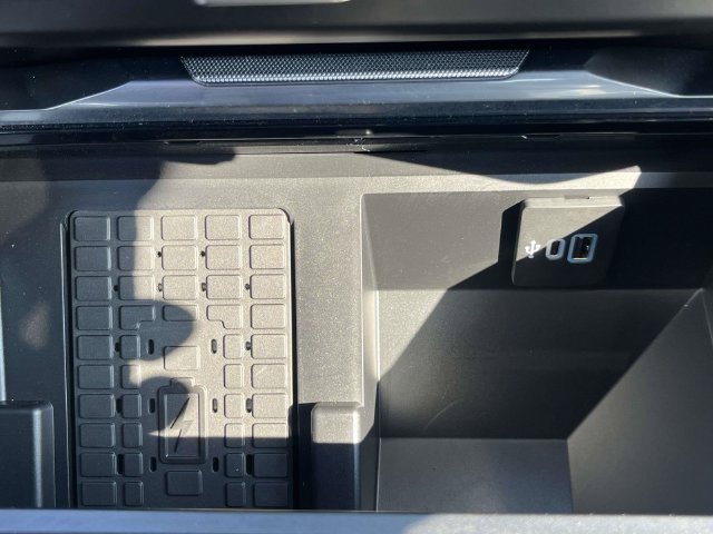 Certified 2026 Ford F250 Platinum AWD/4WD image 32