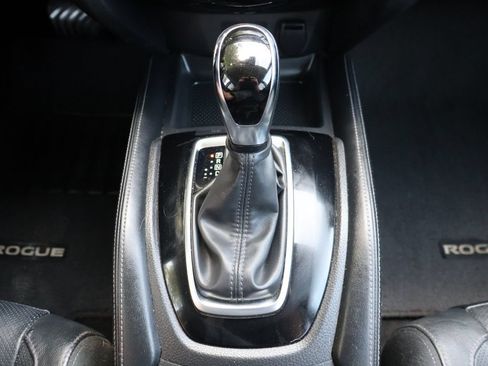 Used 2018 Nissan Rogue SL AWD/4WD image 36