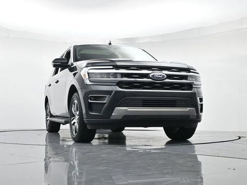 Used 2024 Ford Expedition Limited image 36
