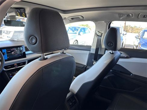 New 2026 Volkswagen Taos SE image 21