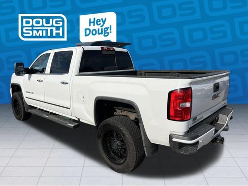 Used 2018 GMC Sierra 2500 Denali w/ Duramax Plus Package AWD/4WD image 3