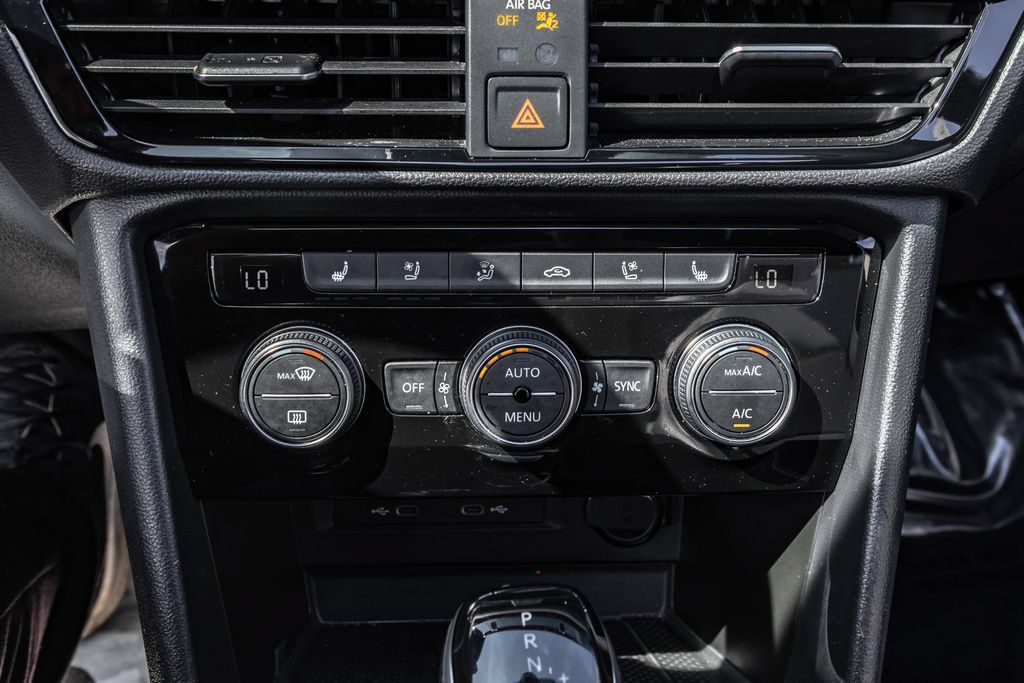 Certified 2023 Volkswagen Taos SEL AWD/4WD image 20