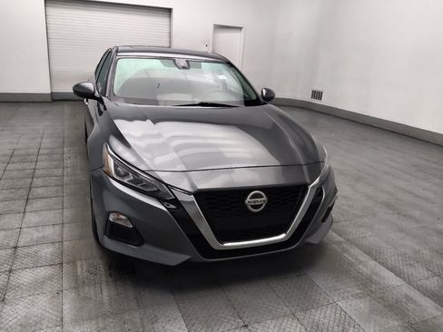 Used 2021 Nissan Altima 2.5 SV w/ SV Premium Package FWD image 14