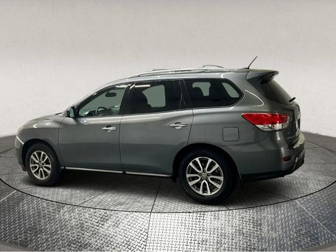 Used 2015 Nissan Pathfinder SV w/ Trailer Tow Package image 4