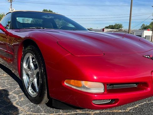 Used 2001 Chevrolet Corvette Convertible w/ Preferred Equipment Group2 RWD image 8