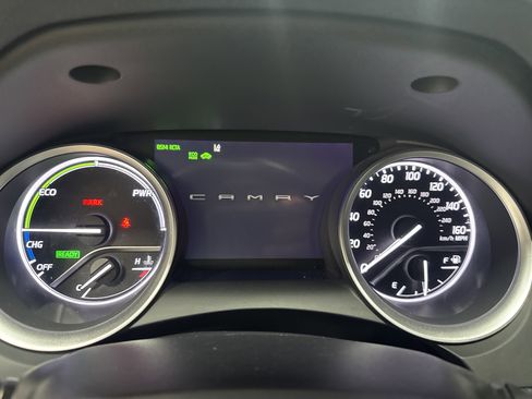 Used 2021 Toyota Camry XLE w/ Navigation Upgrade Package FWD image 18