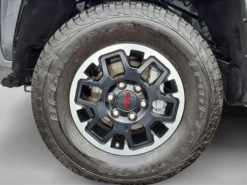 Used 2025 Toyota Tacoma SR5 AWD/4WD image 29