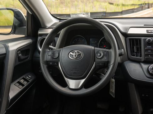 Used 2018 Toyota RAV4 LE w/ All Weather Liner Package FWD image 21