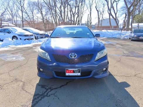 Used 2010 Toyota Camry LE image 6