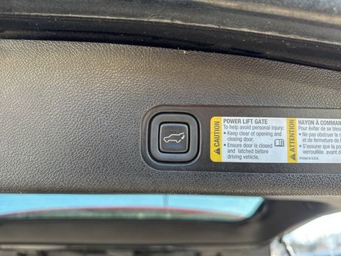 Used 2008 Cadillac Escalade AWD image 11