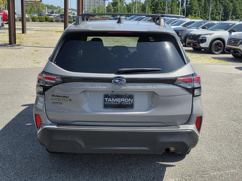 Used 2025 Subaru Forester Premium AWD/4WD image 4