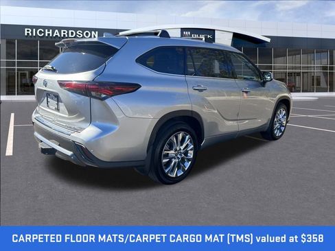 Used 2024 Toyota Highlander Limited image 4