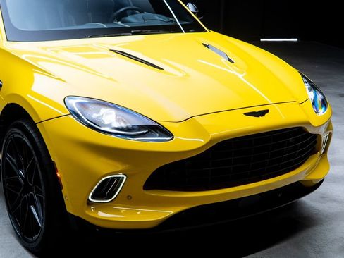 Used 2022 Aston Martin DBX AWD/4WD image 11