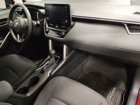 Used 2022 Toyota Corolla Cross LE image 8