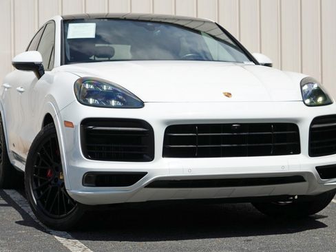 Used 2023 Porsche Cayenne GTS AWD/4WD image 4