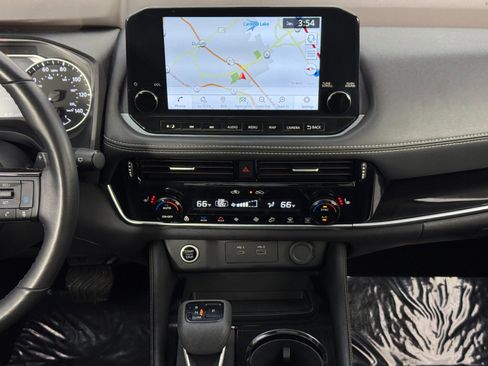 Used 2022 Nissan Rogue SL w/ SL Premium Package image 22