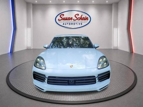 Used 2022 Porsche Cayenne Platinum Edition w/ Premium Package Plus AWD/4WD image 2