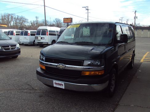 Used 2014 Chevrolet Express 1500 LT w/ LT Preferred Equipment Group image 4
