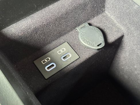 Used 2025 Lexus ES 300h w/ Accessory Package (Z1) FWD image 32