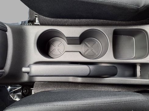 Certified 2025 Nissan Kicks Play S image 11