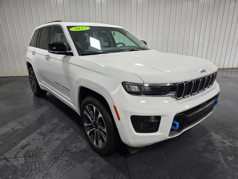 Used 2022 Jeep Grand Cherokee Overland AWD/4WD image 2